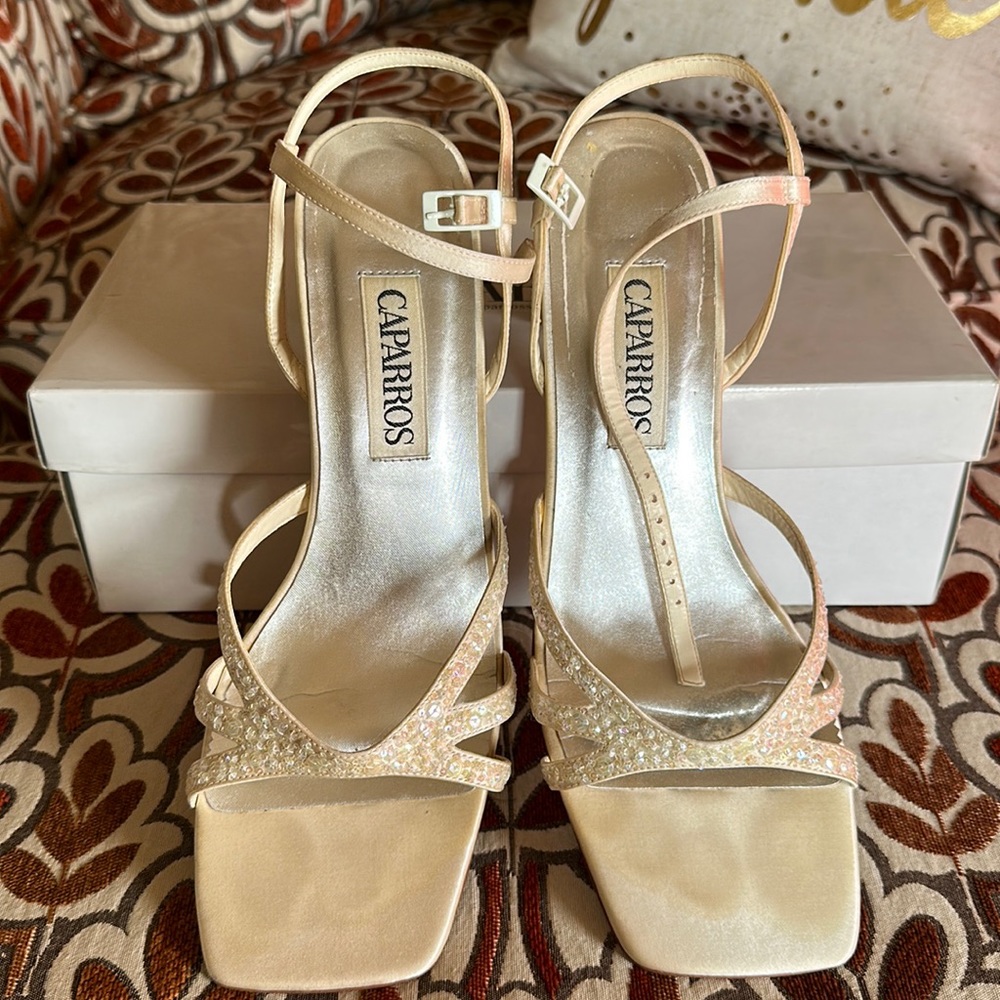Caparros white shoes size 8.5